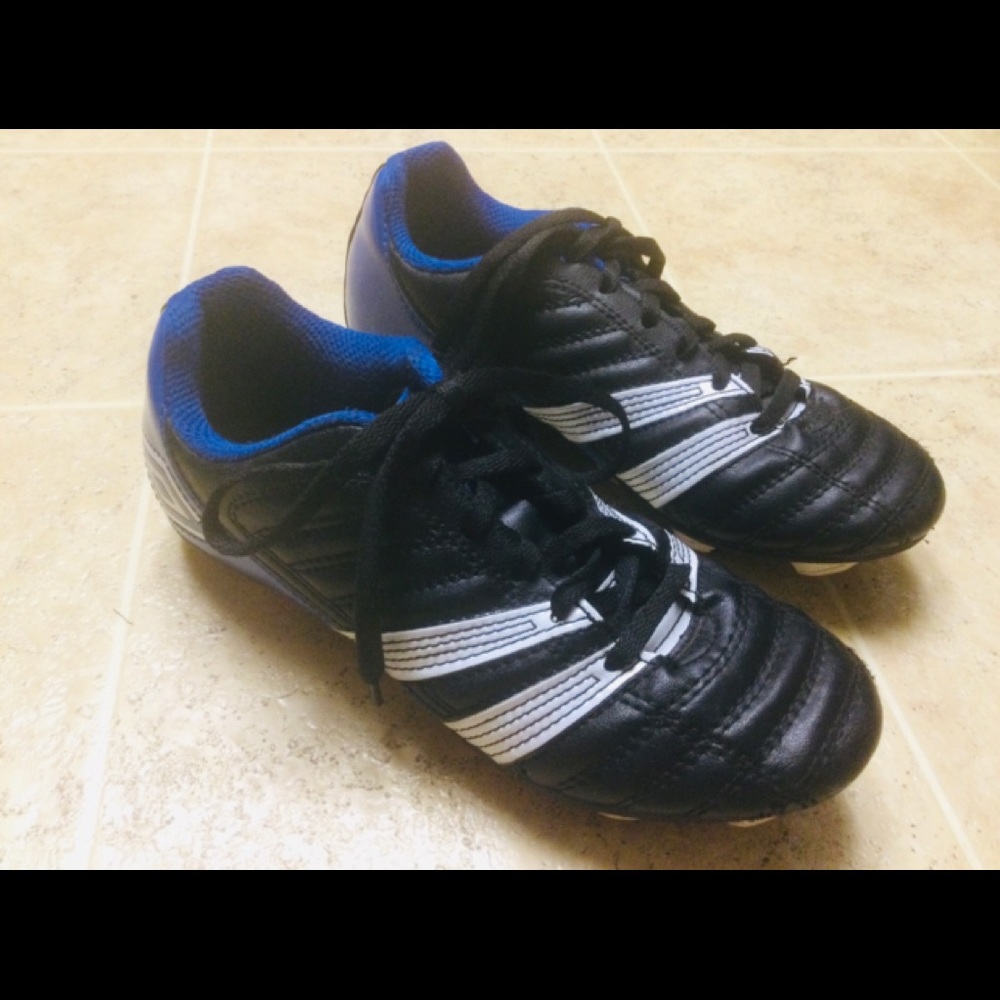 ⚽️ UMBRO CORSICA ENGAGE SOCCER CLEATS ⚽️